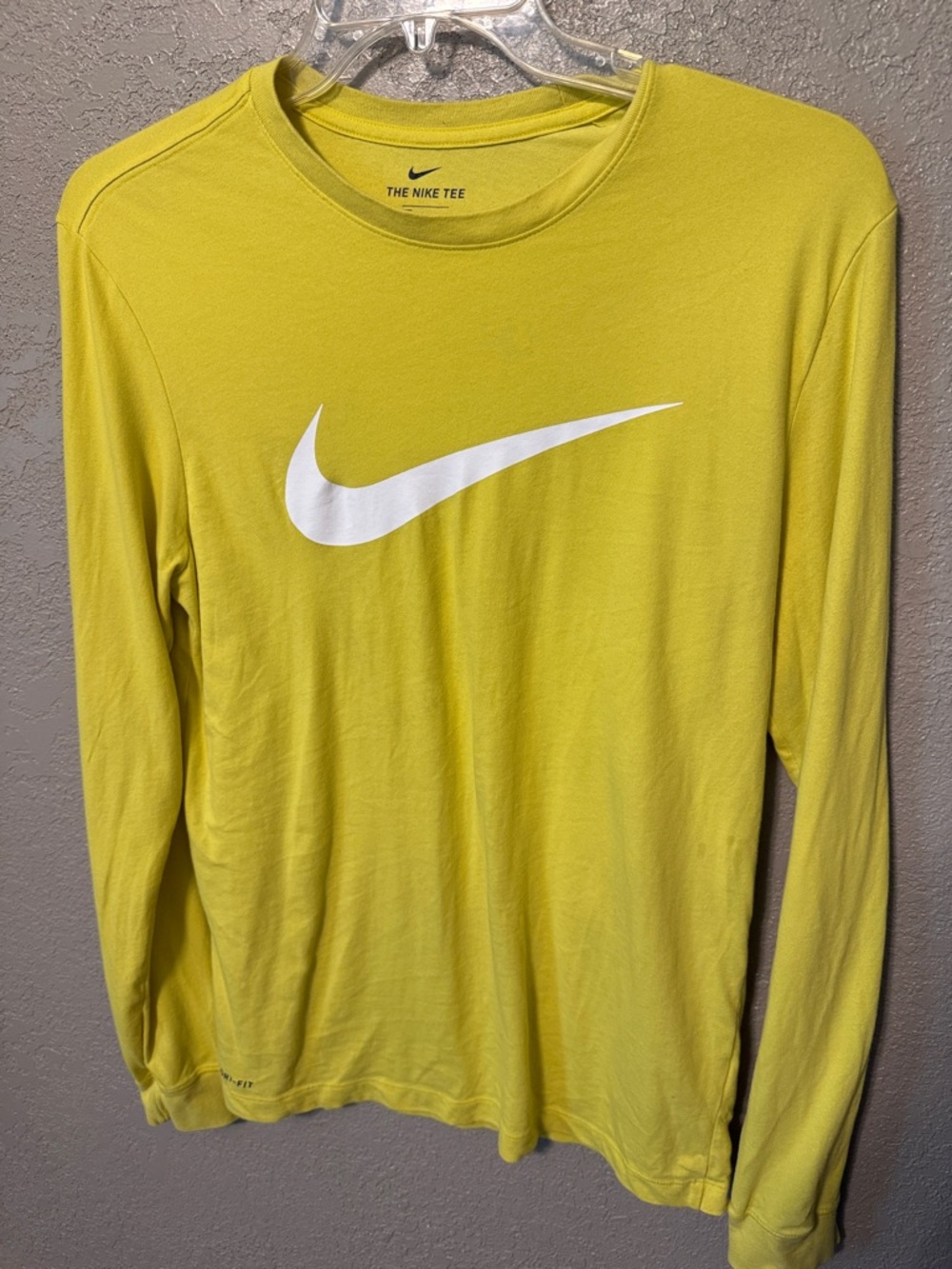 Nike Dri-FIT Men’s long-sleeve T-shirt Yellow Medium